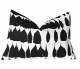 Queen of Spain: An Abstract Black and White Linen Pillow Cover - Annabel Bleu