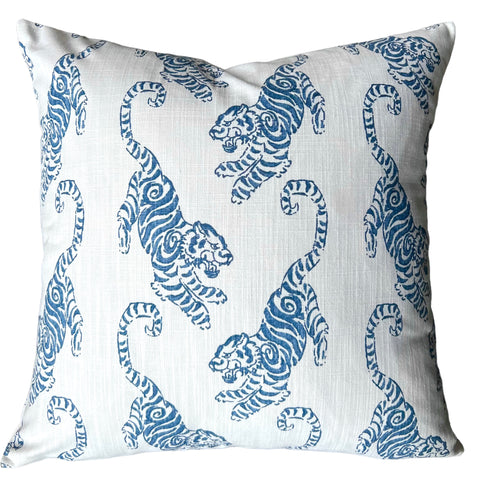 Chinoiserie Blue Tigers on White linen texture background