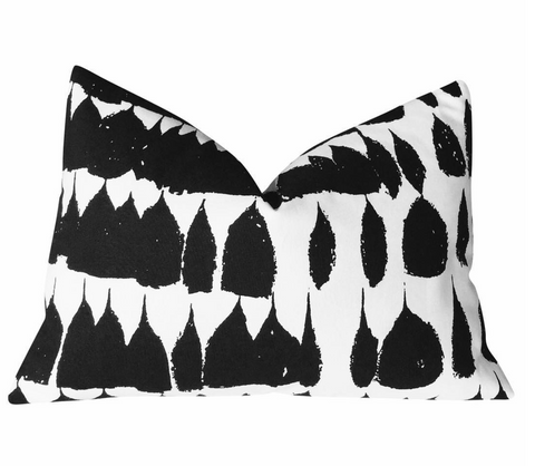 Queen of Spain: An Abstract Black and White Linen Pillow Cover - Annabel Bleu