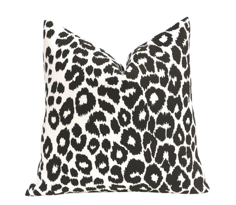 OUTDOOR Iconic Leopard Pillow Cover / Double sided Schumacher Pillow / Schumacher Iconic leopard pillow cover / Outdoor Linen Cushion cover - Annabel Bleu