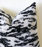 Serengeti Tigre Blanc Pillow Cover / Schumacher Pillow Cover / Animal Print Pillow Cover / Tiger Pillow Cover - Annabel Bleu