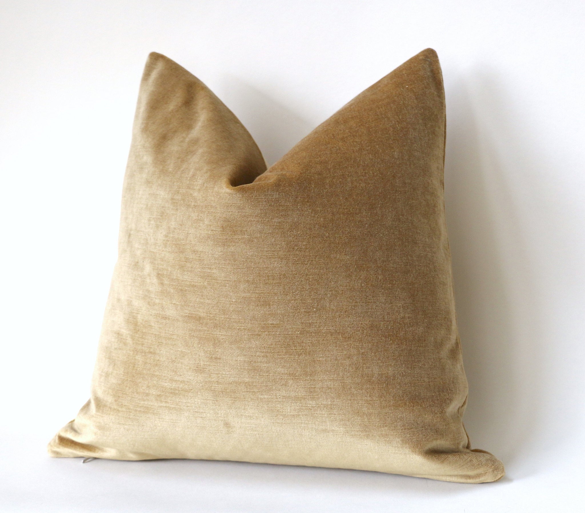 Gold velvet throw pillows hotsell